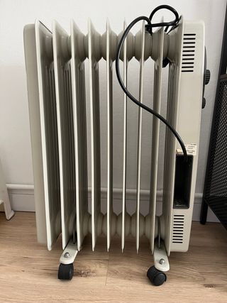Radiador Eléctrico Beige con Ruedas