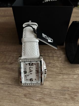 Reloj Lotus Mujer Plata y Blanco