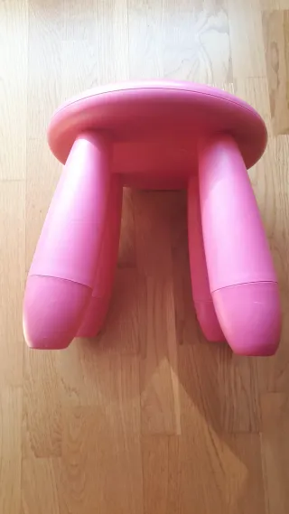 Taburete infantil rosa IKEA