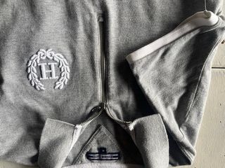 Polo Tommy Hilfiger Gris y Blanco