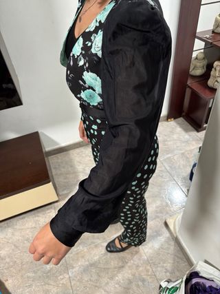 Traje pantalón y chaleco estampado