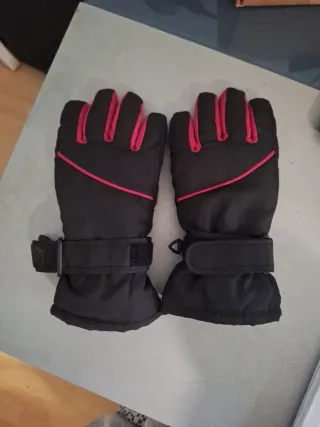 Guantes nieve infantil Crivit negros y rosas