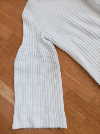 Jersey Guess cuello alto blanco