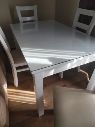 Mesa comedor extensible con 4 sillas