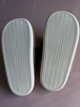 Zapatillas Capibara Unisex Talla 39-40 + calcetine