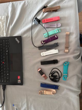 Fitbit Reloj + 12 Pulseras + 2 Cargadores