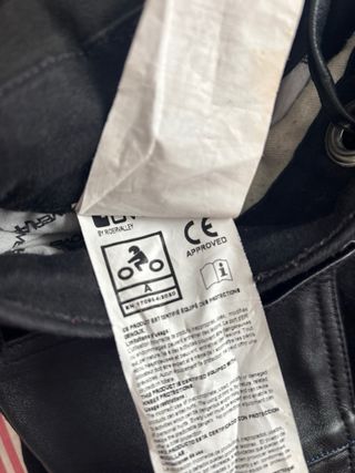 Mono moto chica Talla S-M con protecciones