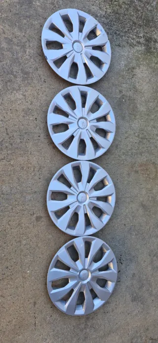 Tapacubos Ford Fiesta Courier Focus Connect