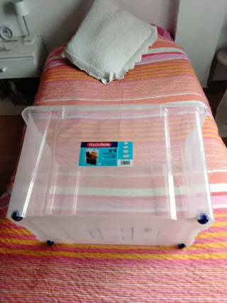 Gran Caja de plástico con ruedas 59x40x35