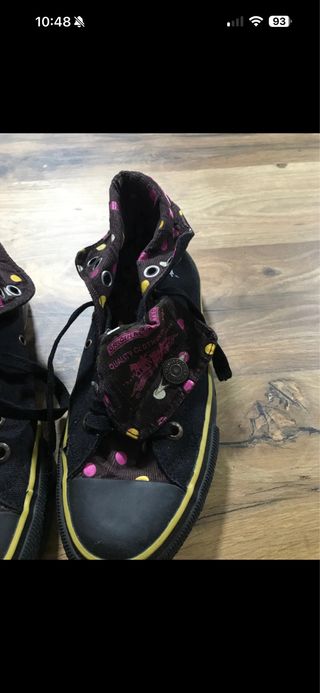 Zapatillas Converse con lunares