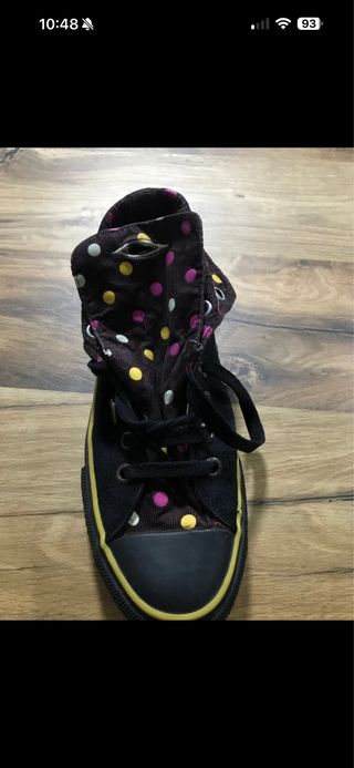 Zapatillas Converse con lunares