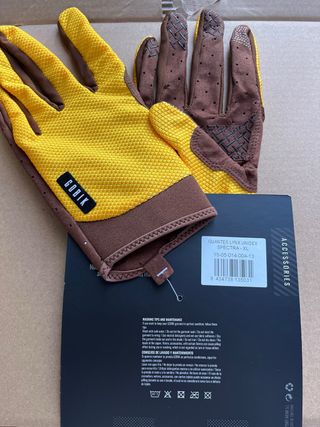 Lote Gobik: Maillot, Guantes y Calcetines