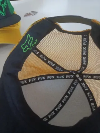 Gorra Fox Negra y Dorada