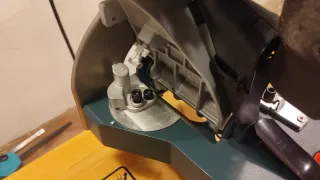 Sierra ingletadora Bosch GCM 8 SJL