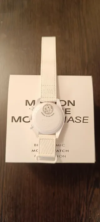 Omega Swatch Mission To The MoonPhase White Snoopy