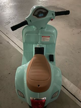 Vespa Eléctrica para Niños