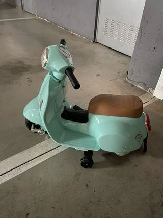 Vespa Eléctrica para Niños