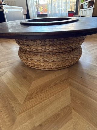 Mesa de centro redonda diseño madera y mimbre