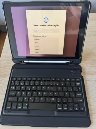 iPad 8va Gen 32 GB + Apple Pencil Gris Espacial