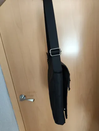 Bolso bandolera Victorio & Lucchino negro