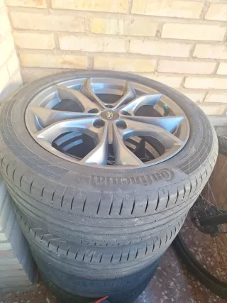 Llantas Aro 17 con Cubiertas Continental