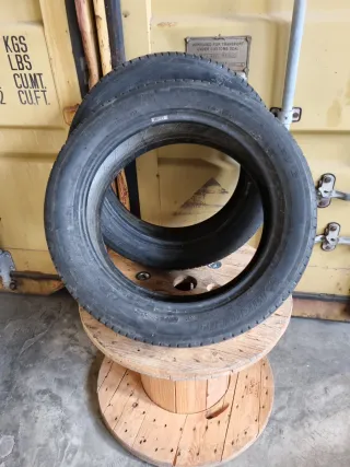 Se vende 2 Neumáticos en perfecto estado