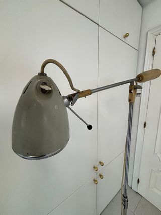 Lámpara clínica AGI-IMSA antigua