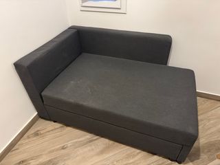 Divano angolare grigio in tessuto