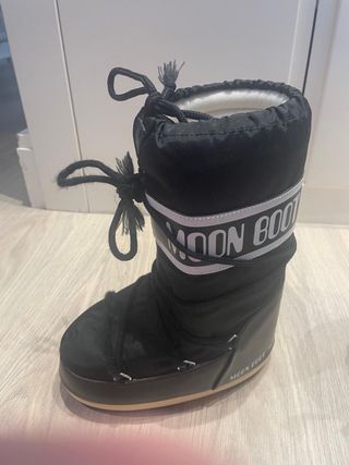 Botas de nieve Moon Boot negras y beige