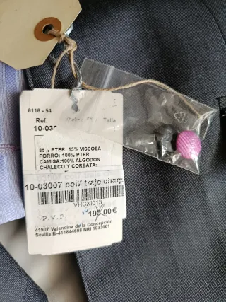 Traje de niño gris con camisa ,corbata y chaleco