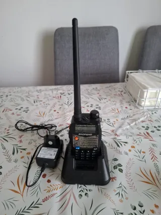 Radio Baofeng UV-5RA Dual Band FM