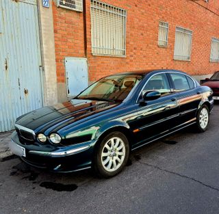 Jaguar X-Type 2.5 V6 Executive (Automático)