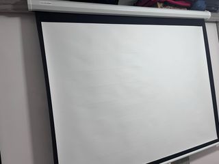 Pack Proyector FullHD+ Pantalla 140cm + Chromecast