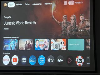 Pack Proyector FullHD+ Pantalla 140cm + Chromecast