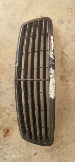 Rejilla Mercedes E270 CDI W211 (2002)