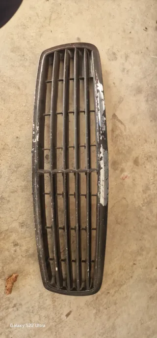 Rejilla Mercedes E270 CDI W211 (2002)