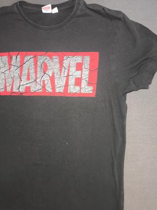 Camiseta Marvel Negra Logo Oficial M