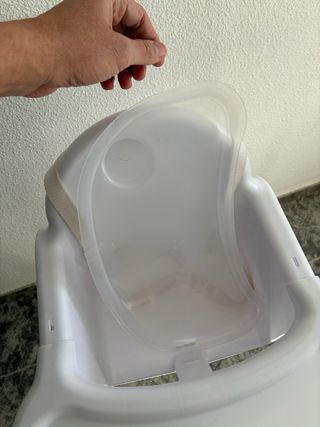 Trona de bebé blanca