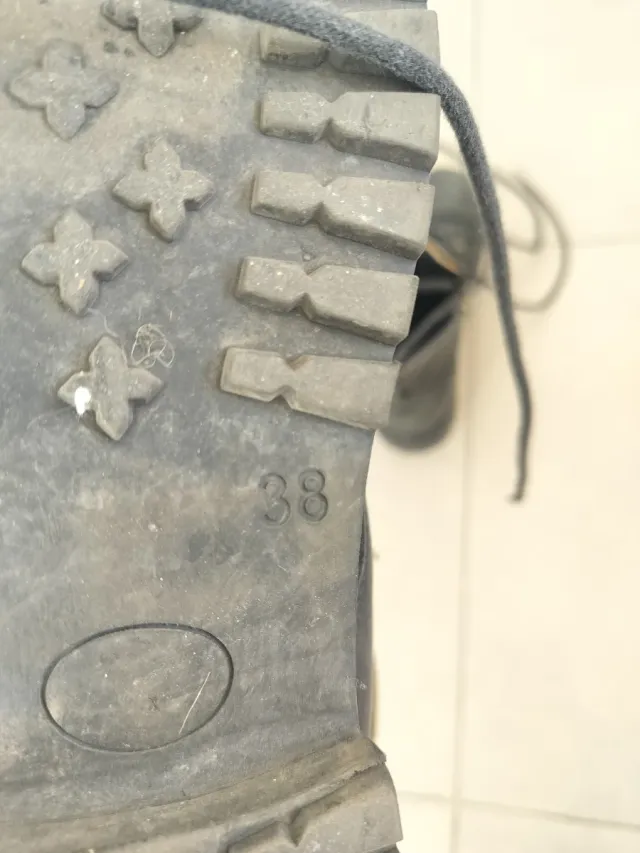 Botas militares negras talla 38