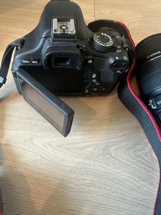 Canon EOS Rebel T3i + 2 Lentes + Cargador