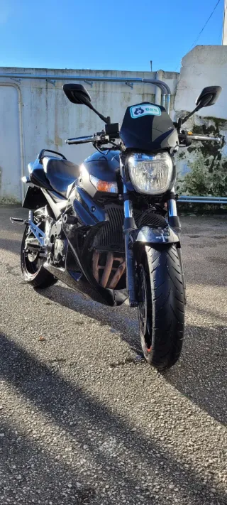 Suzuki GSR600 Negra