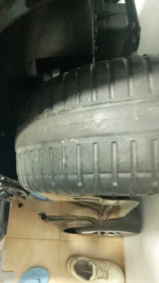 Coche eléctrico infantil Bentley negro