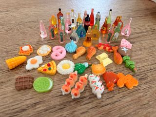 Set comida y botellas para Sylvanian o Barbie