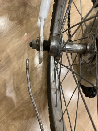 Bicicleta Btwin rosa y blanca