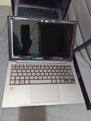 Lote 2 Laptops Asus (Piezas)