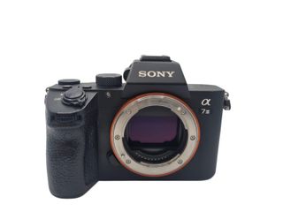CAMARA SONY ALPHA A7III + 3 BAT + TARJETA SD