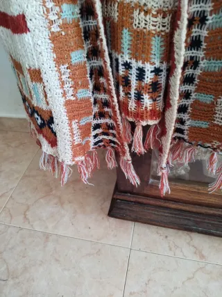 Cárdigan largo beige con estampado étnico