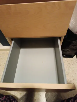 Mesita de noche grande de madera Ikea