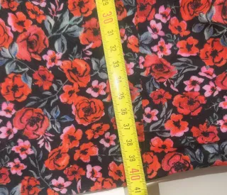 Camiseta corta floral manga abullonada