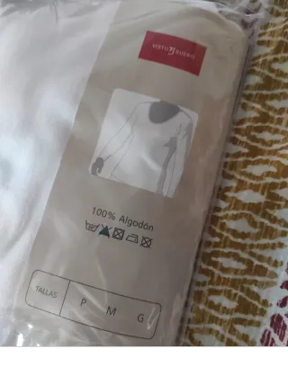 Tres camisetas de manga larga nuevas